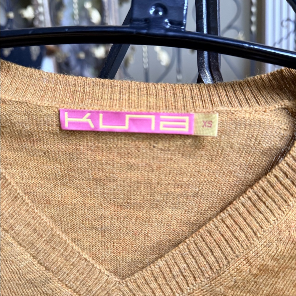 Kuna XS Baby Alpaca Sweater. V Neck EUC. Soft. Beautiful color - Picture 3 of 8